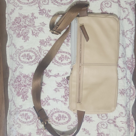 TIGNANELLO crossbody or wear at your waist travel purse creme/tan - Picture 2 of 4